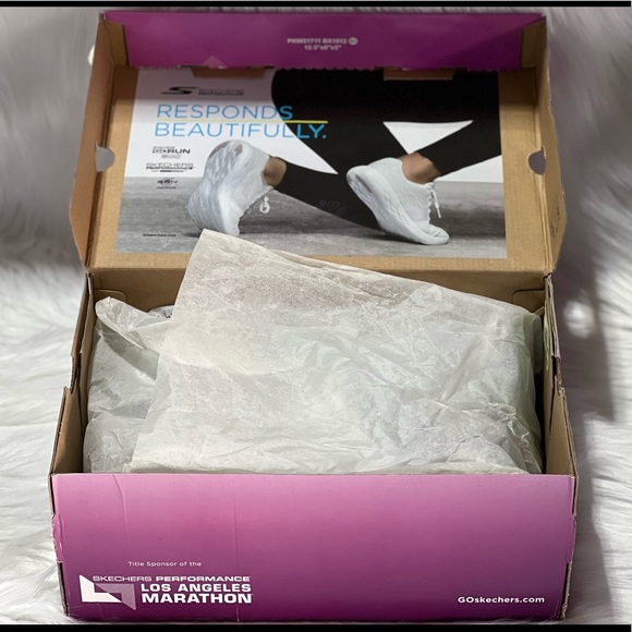 New Skechers Womens Skechers GOrun 600 sneakers - Picture 9 of 11